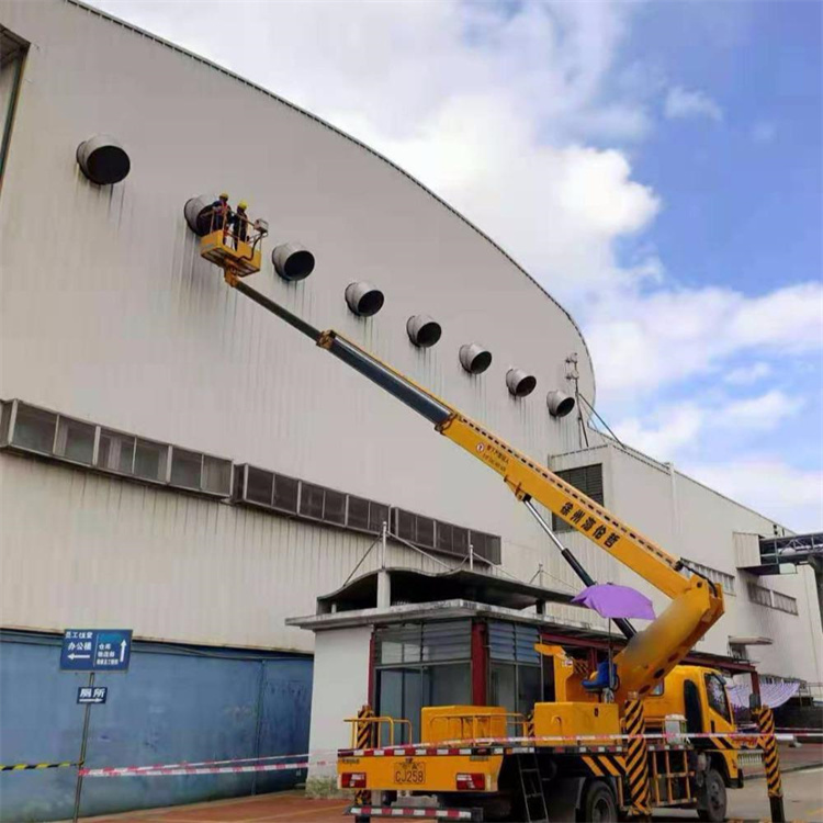 阜宁县高空作业车出租服务：专业广告牌安装解决方案